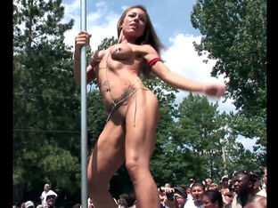 Miss figure chains in public festival